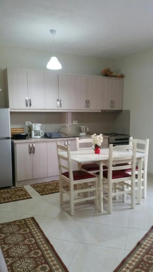 Christos Apartments Sarandë Buitenkant foto